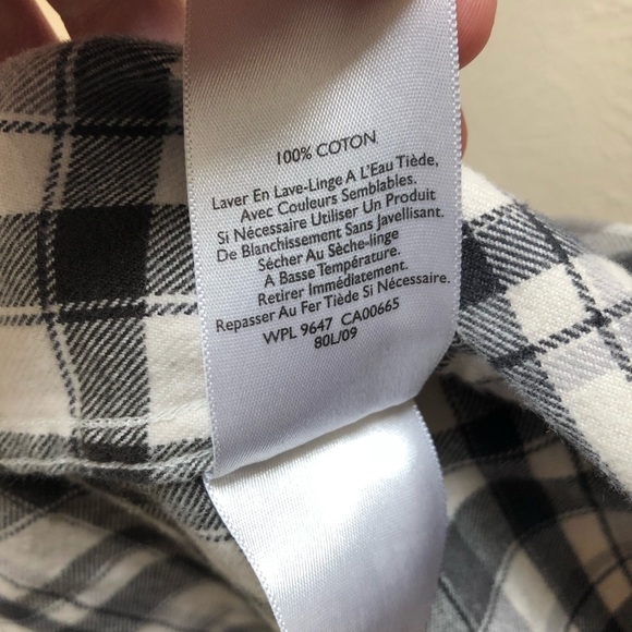 Men’s Black and White Eddie Bauer Flannel - Picture 4 of 4